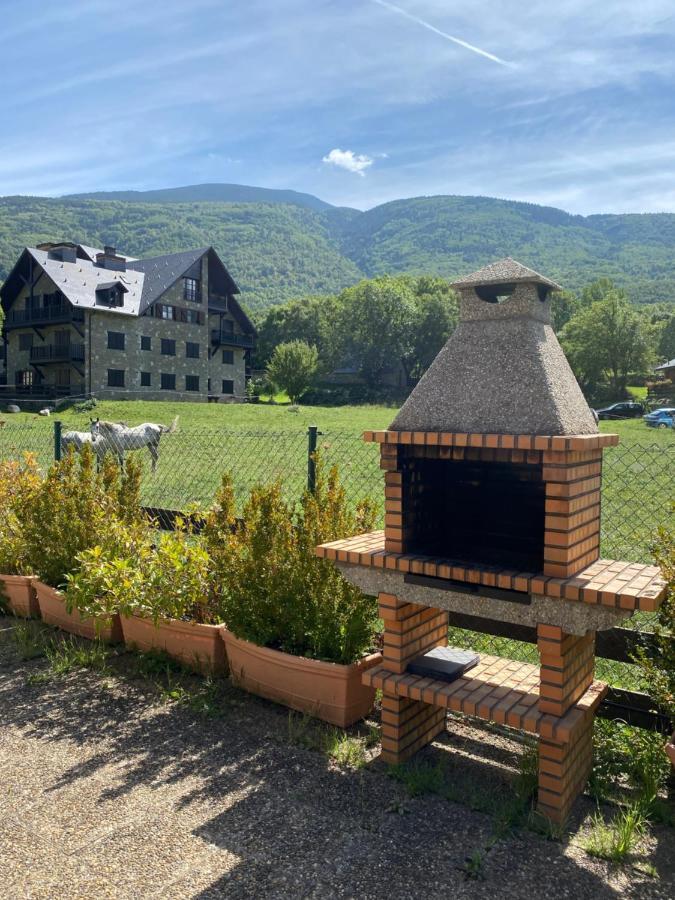 Апартаменты Check-In Casas Cumbre De Benasque Эристе Экстерьер фото