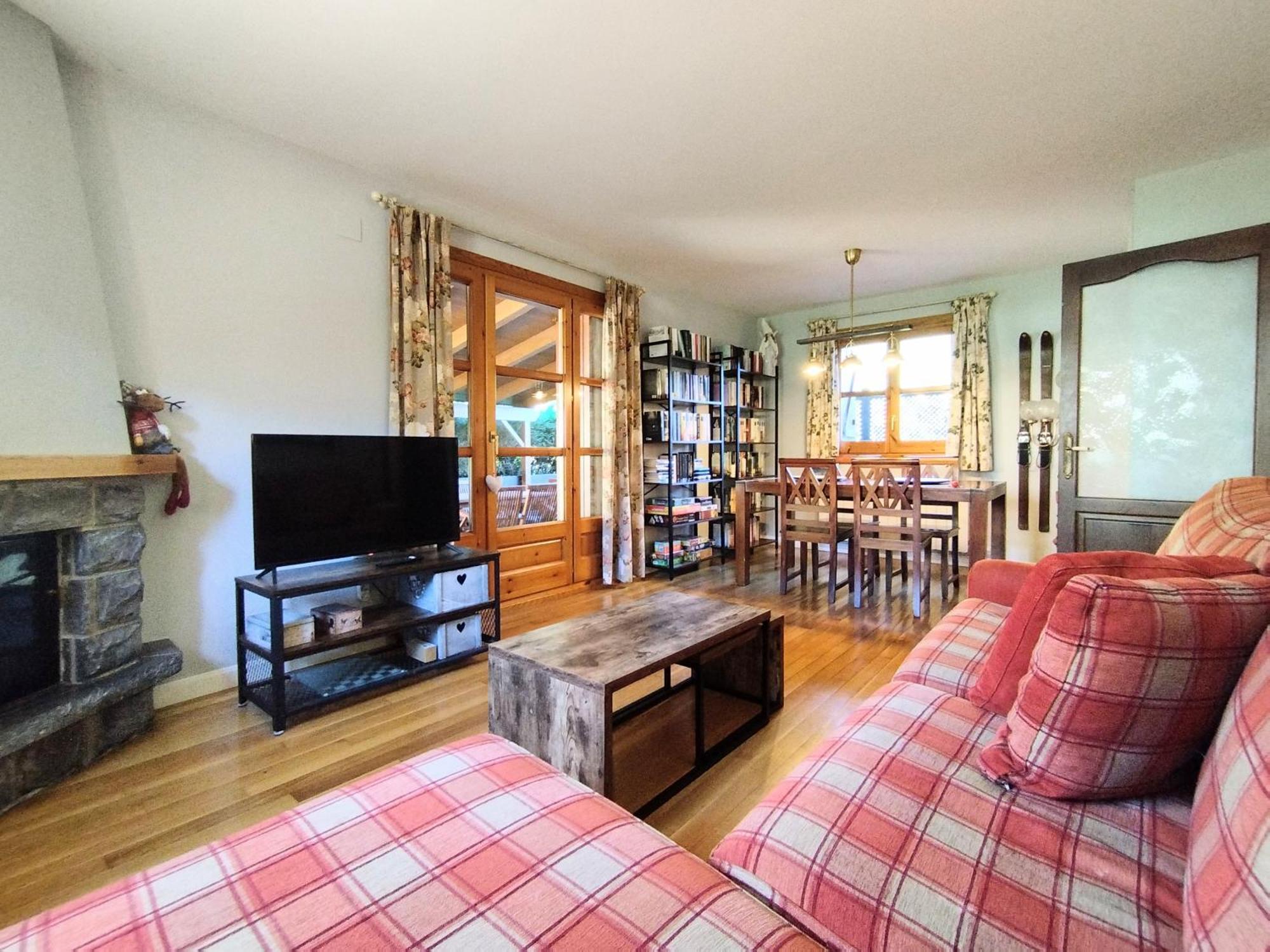 Апартаменты Check-In Casas Cumbre De Benasque Эристе Экстерьер фото